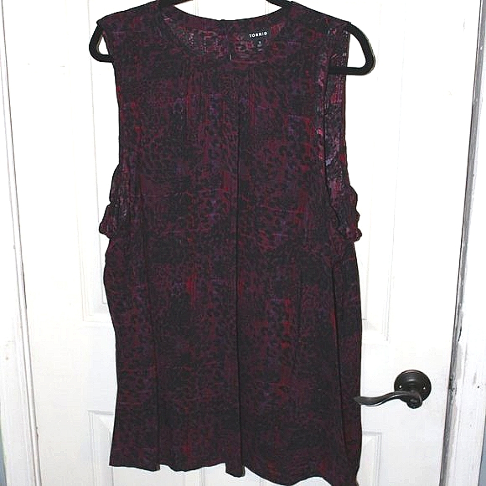 NWOT Torrid Sleeveless Blouse
